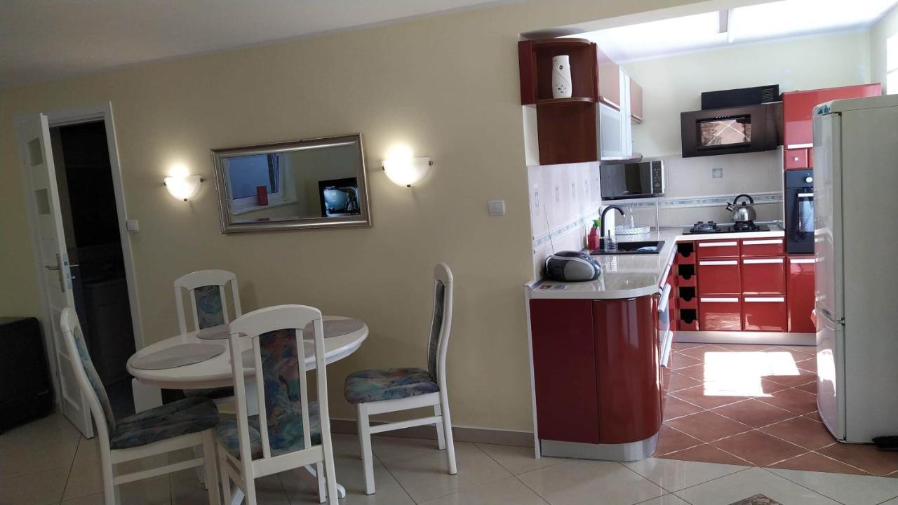 Apartamenty Junona Nad Morzem, W Domu Z Ogrodem, Obok Stegna I Jantar Junoszyno Exteriör bild